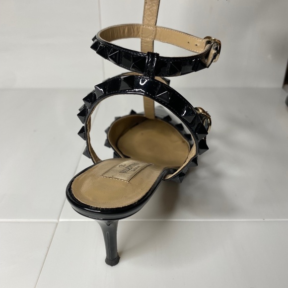 VALENTINO GARAVANI - Rockstud Caged 65 Black Patent Ankle Strap Pump - Picture 7 of 14